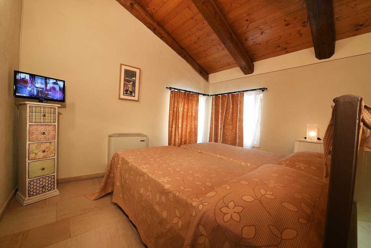 Notte In Langa Bed & Breakfast La Morra Ngoại thất bức ảnh